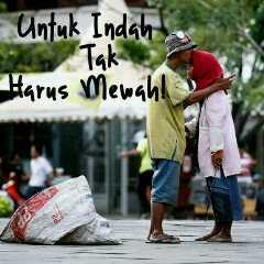 Tak banyak yang ingin kupinta ;Hanya bisa mengecup mesra keningmu sepanjang usia.